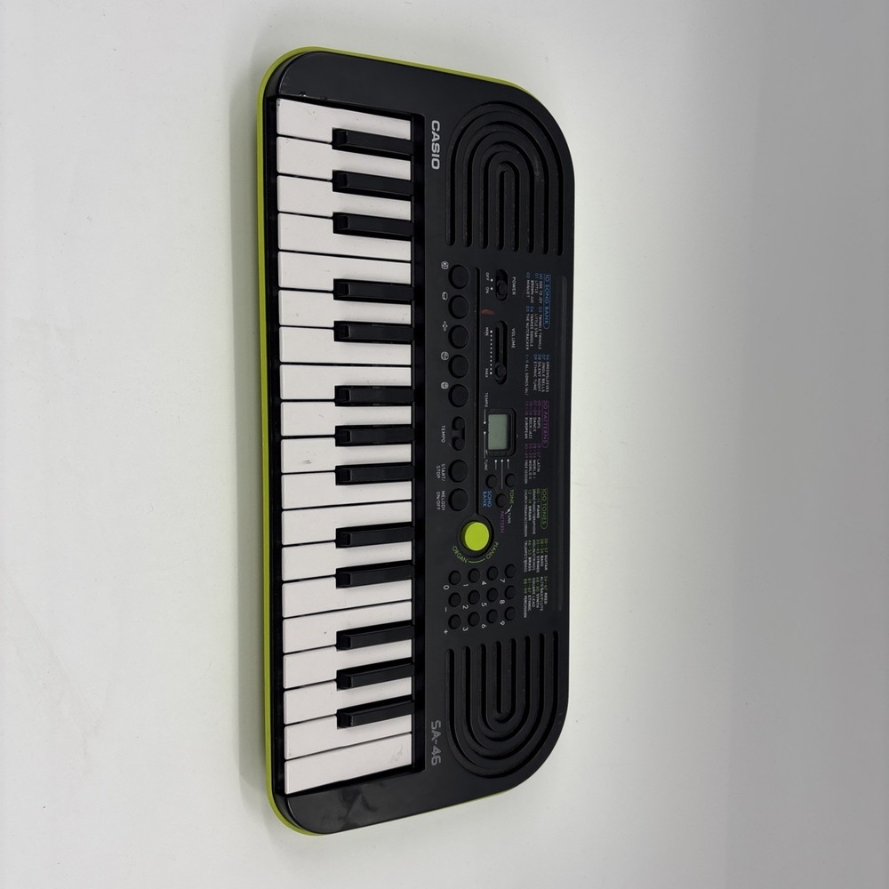 CASIO SA-46 32-Key Mini Keyboard Black/Green 100 Tones 50 Patterns Working